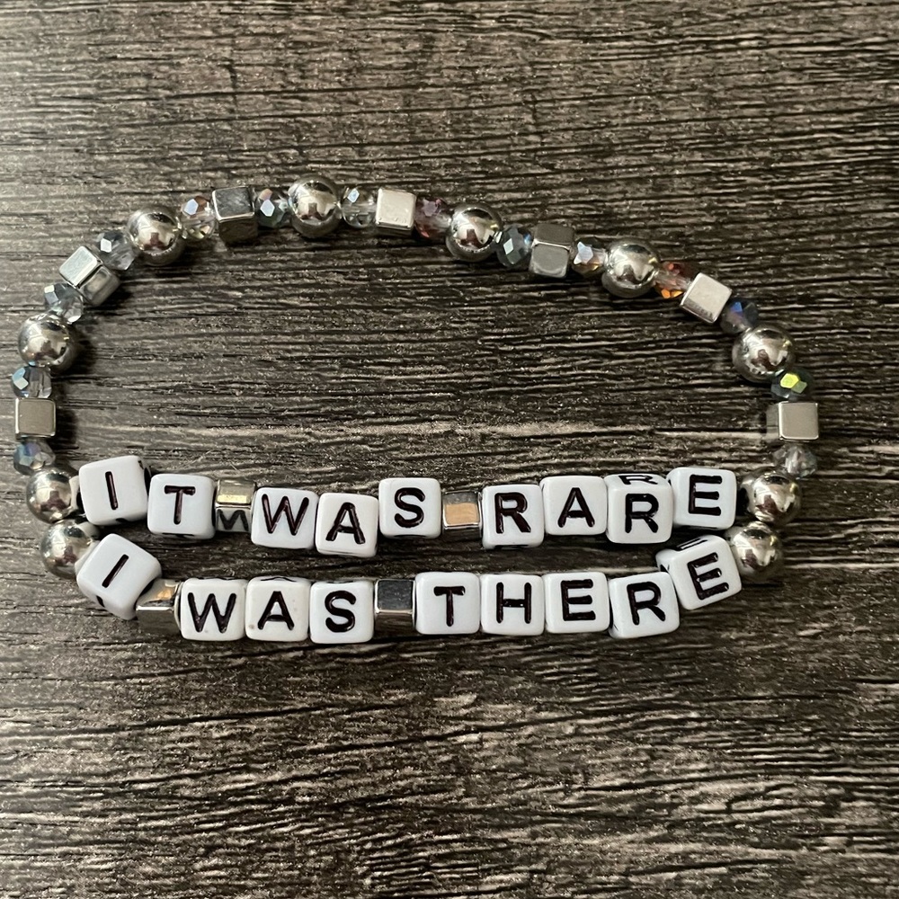 Taylor Swift Friendship Bracelet